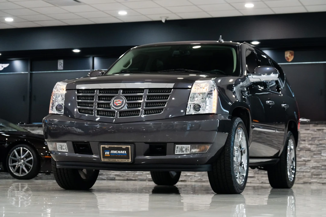 2010 Cadillac Escalade & EXT 3rd Gen - Image 2 of 31