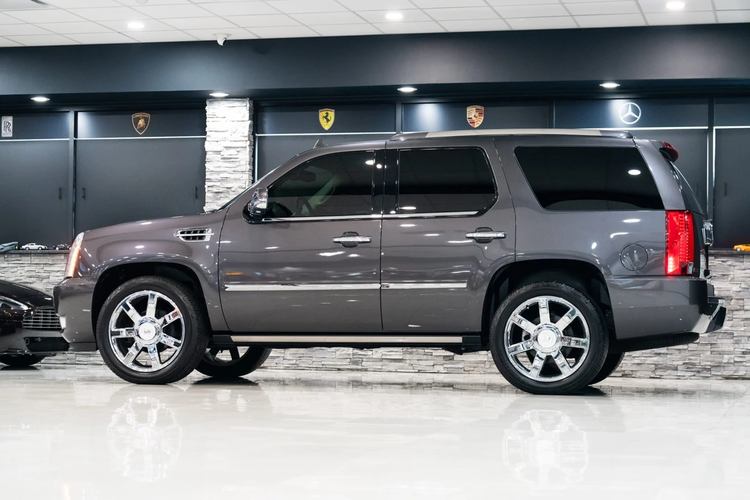 2010 Cadillac Escalade & EXT 3rd Gen - Image 17 of 31