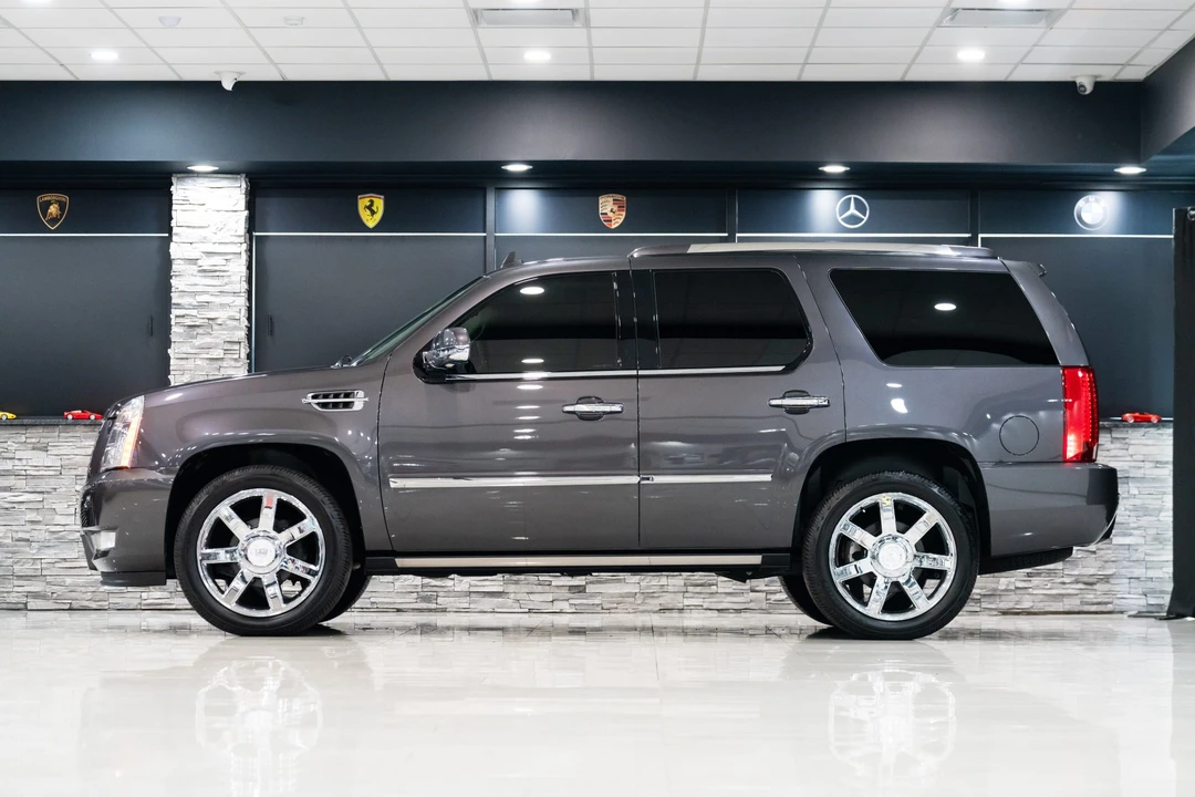 2010 Cadillac Escalade & EXT 3rd Gen - Image 16 of 31