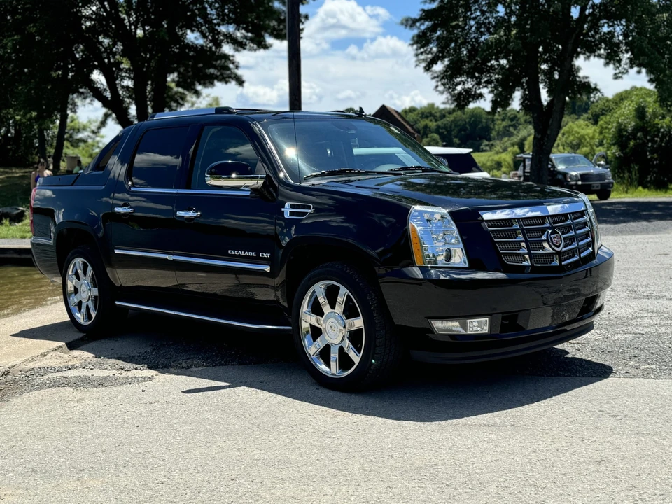 2011 Cadillac Escalade & EXT 3rd Gen - Image 7 of 31