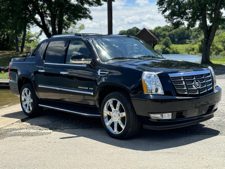 2011 Cadillac Escalade & EXT 3rd Gen - Image 8 of 31