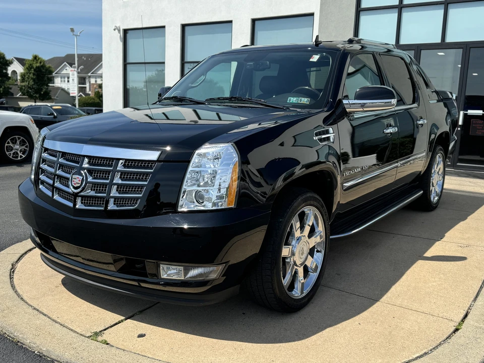 2011 Cadillac Escalade & EXT 3rd Gen - Image 11 of 31