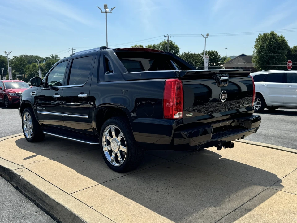 2011 Cadillac Escalade & EXT 3rd Gen - Image 13 of 31