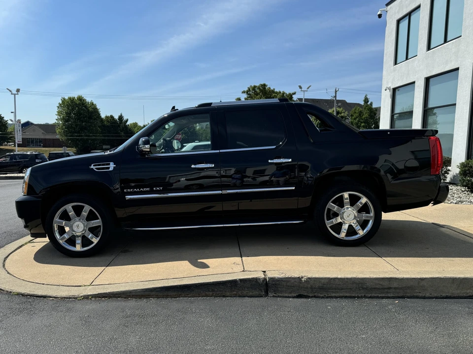 2011 Cadillac Escalade & EXT 3rd Gen - Image 12 of 31