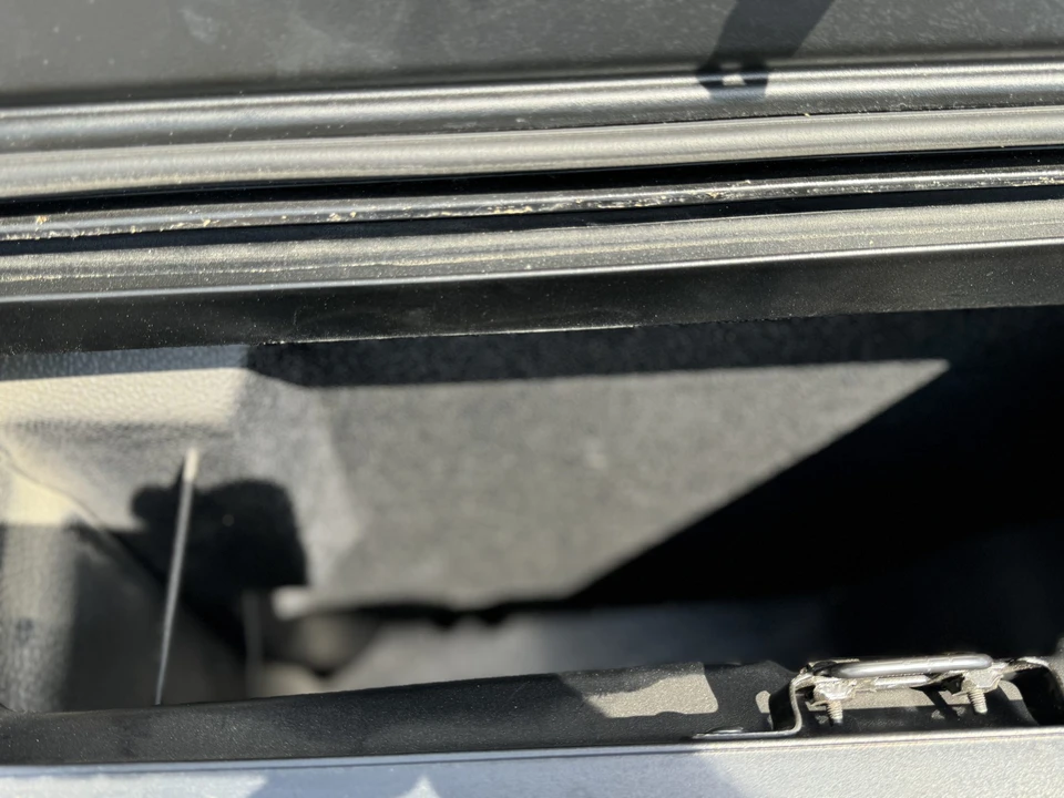 2011 Cadillac Escalade & EXT 3rd Gen - Image 24 of 31