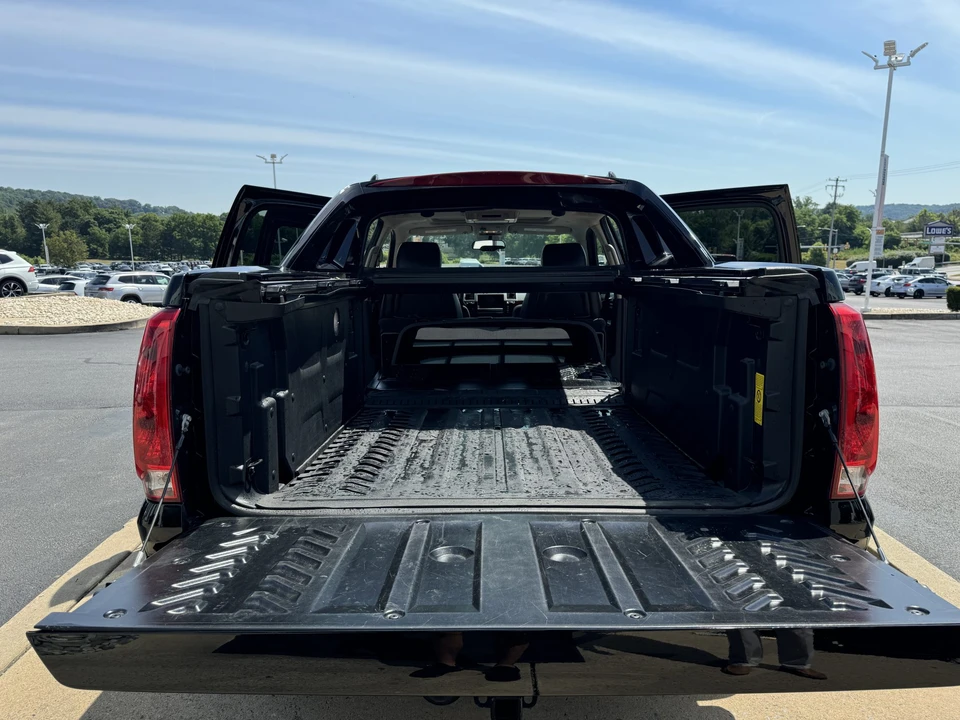 2011 Cadillac Escalade & EXT 3rd Gen - Image 28 of 31