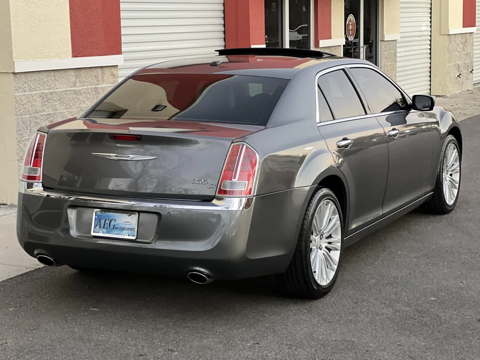 2011 Chrysler 300 (2005-2023) - Image 20 of 31