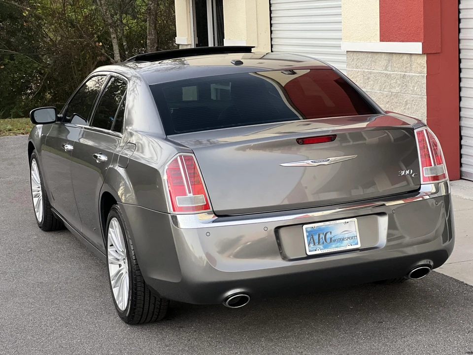 2011 Chrysler 300 (2005-2023) - Image 27 of 31