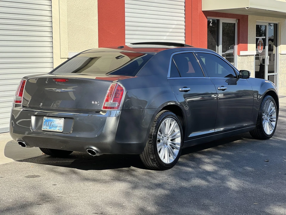 2011 Chrysler 300 (2005-2023) - Image 18 of 31