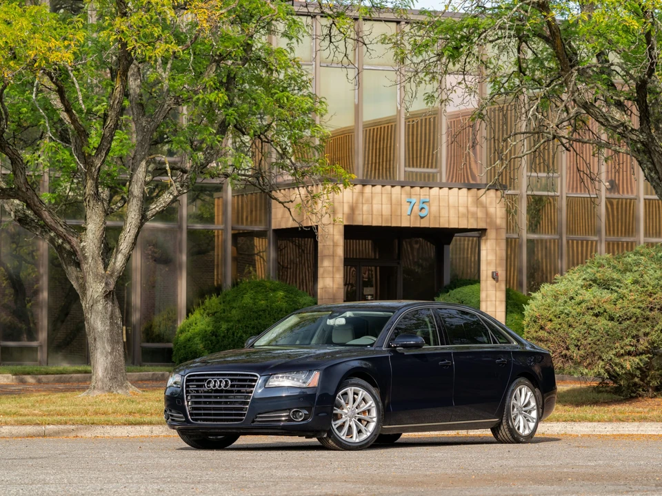 2012 Audi D4 A8 - Image 2 of 31
