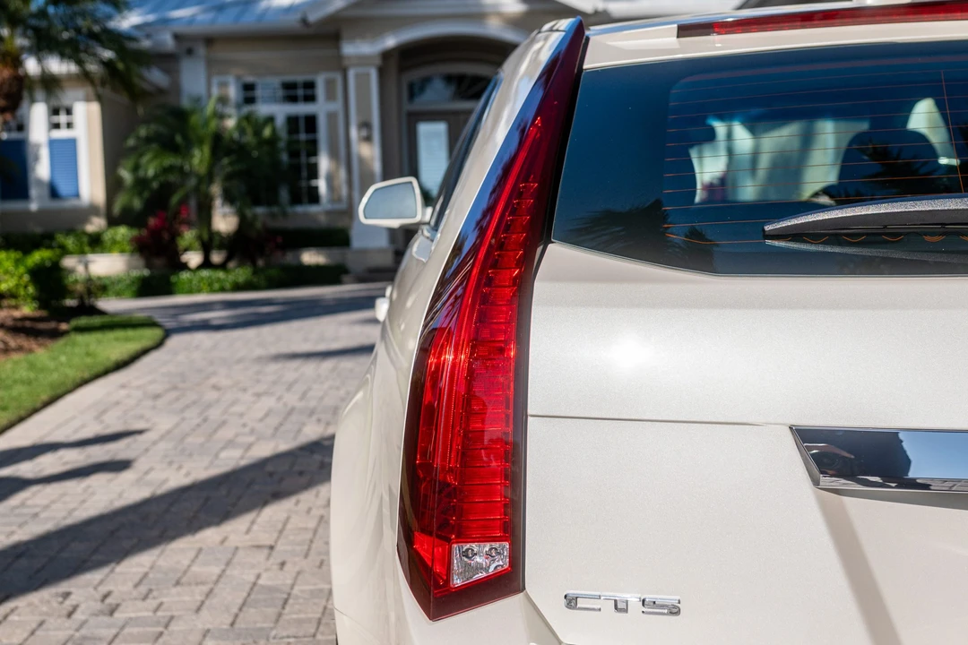 2012 Cadillac CTS-V 2nd Gen - Image 17 of 31