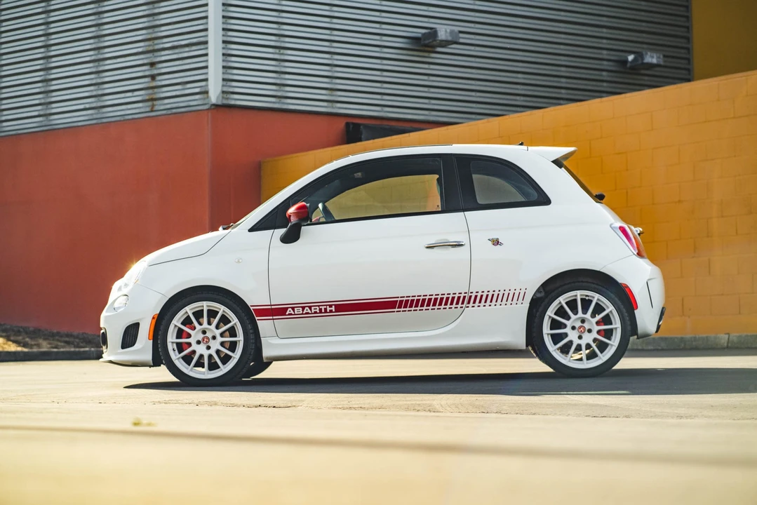 2012 Fiat Abarth 500 - Image 27 of 31