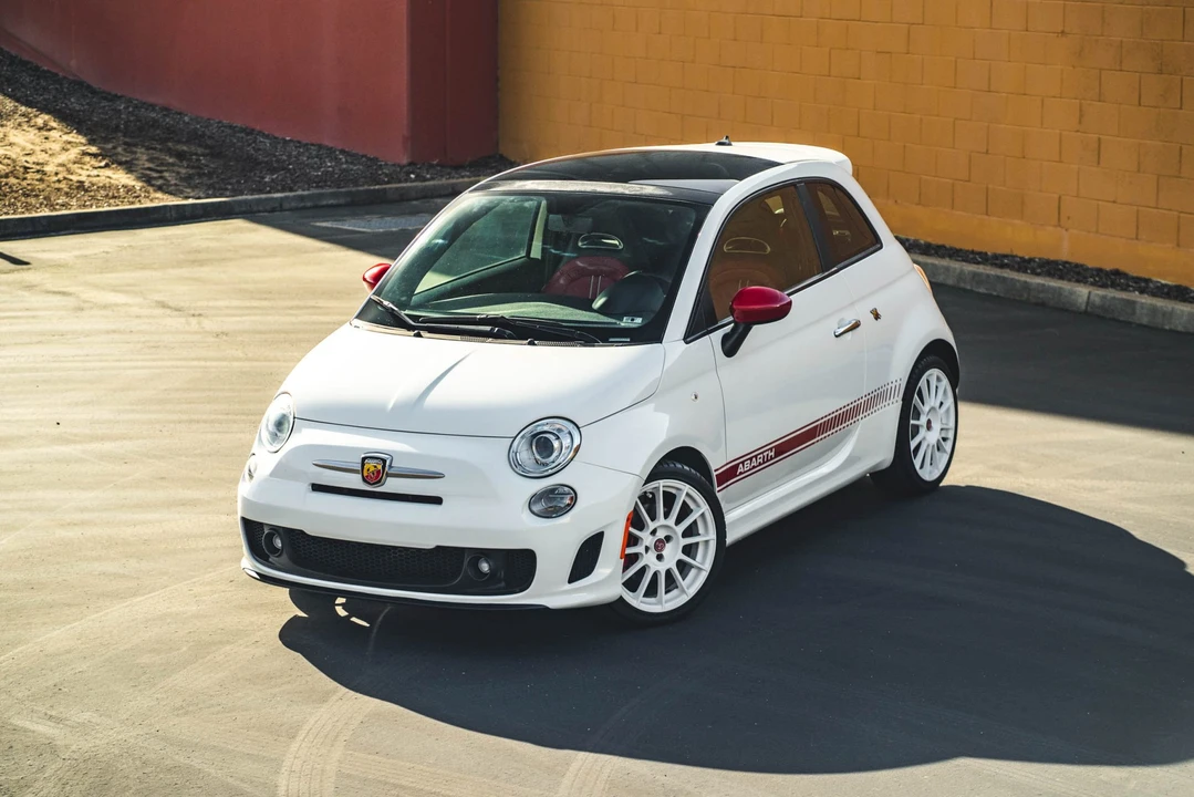 2012 Fiat Abarth 500 - Image 2 of 31