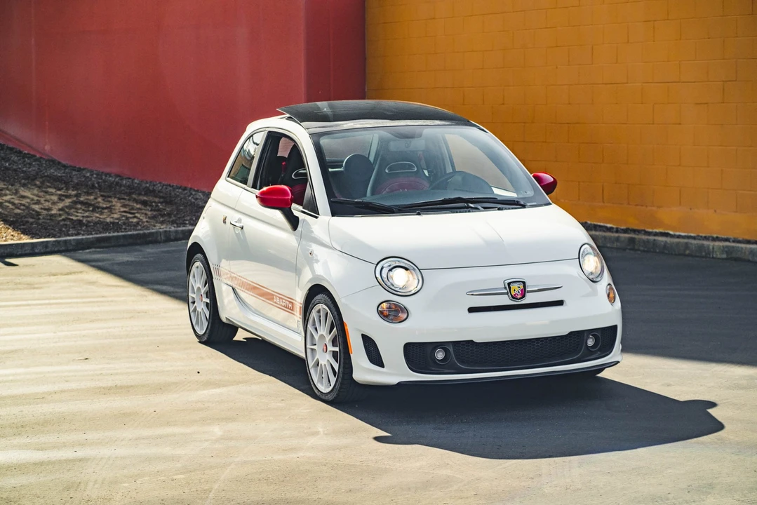 2012 Fiat Abarth 500 - Image 10 of 31
