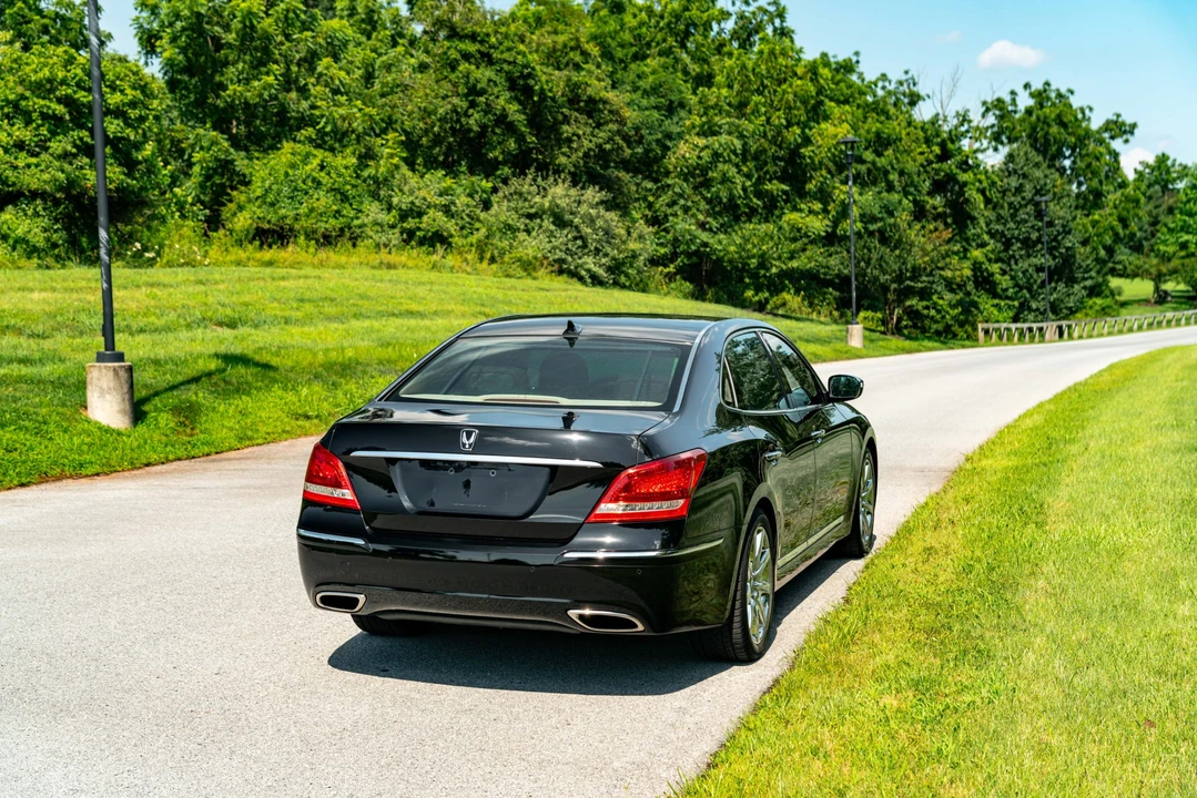 2012 Hyundai Equus - Image 27 of 31