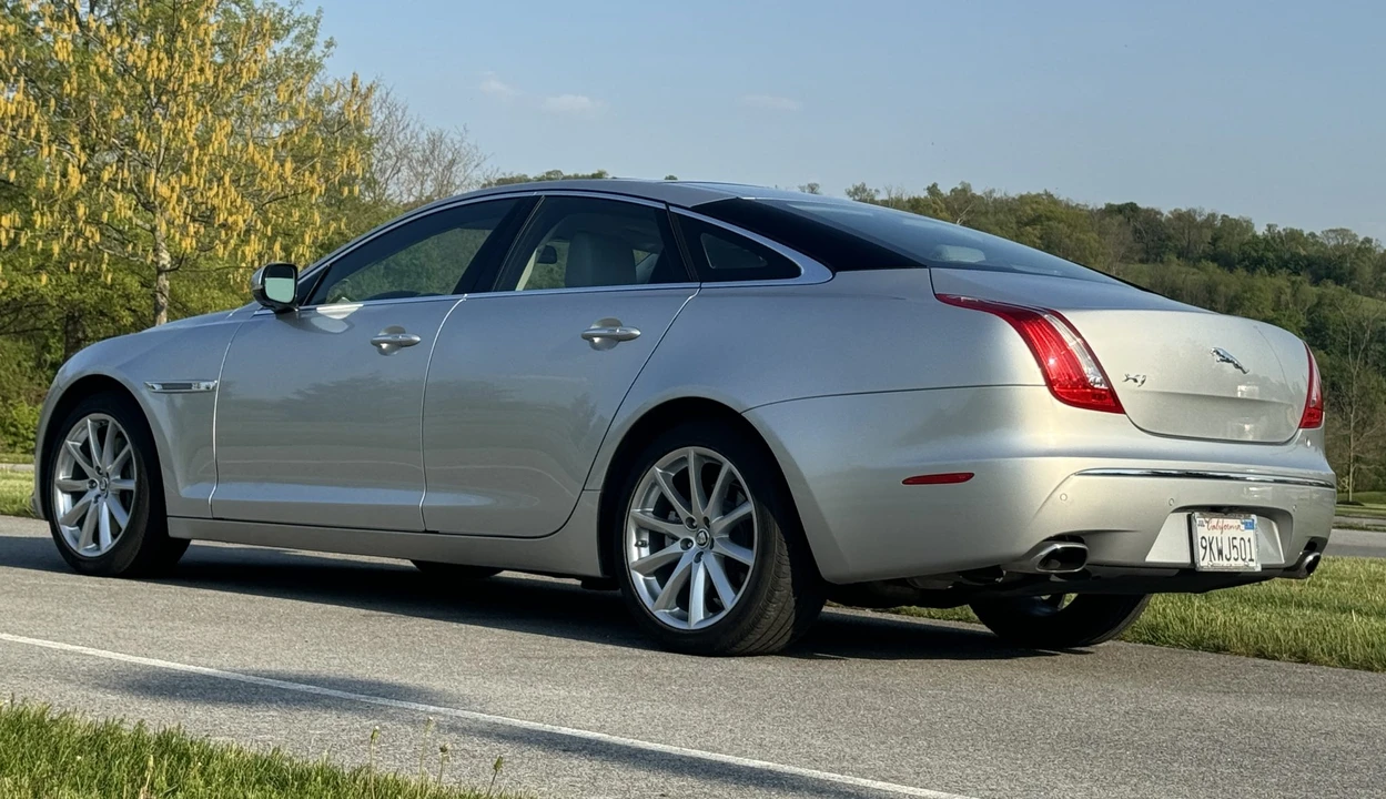 2012 Jaguar X351 XJ - Image 8 of 31