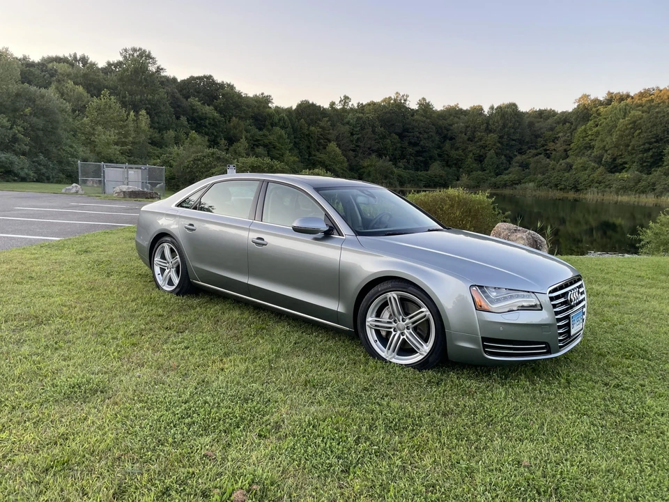 2013 Audi D4 A8 - Image 2 of 31