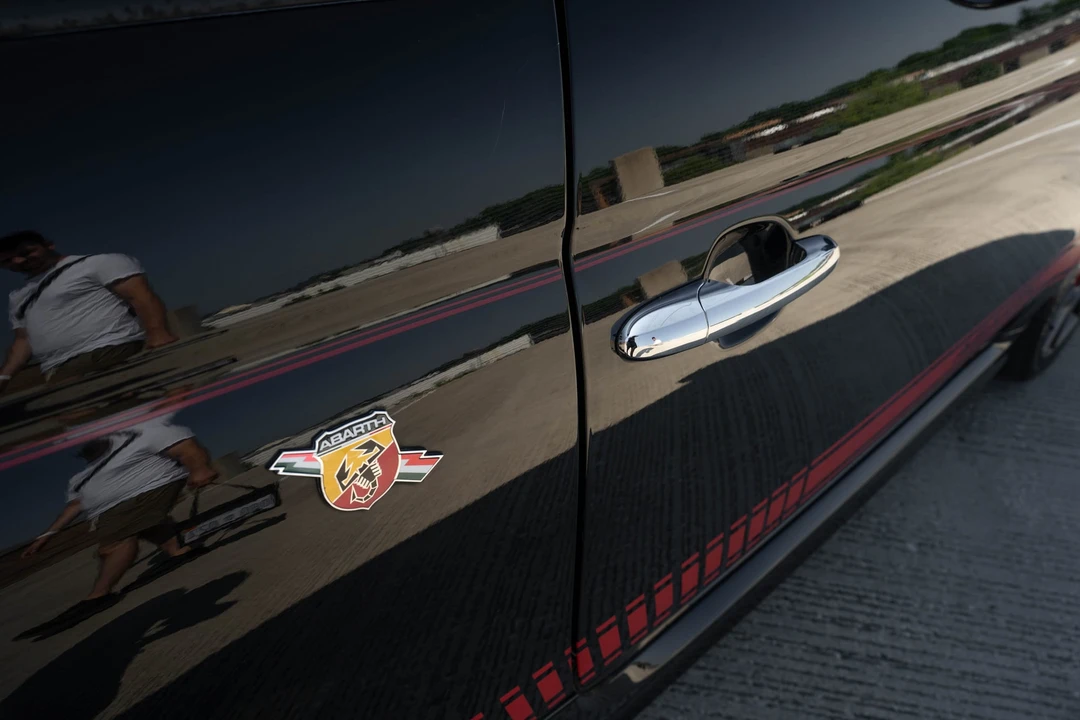 2013 Fiat Abarth 500 - Image 21 of 31