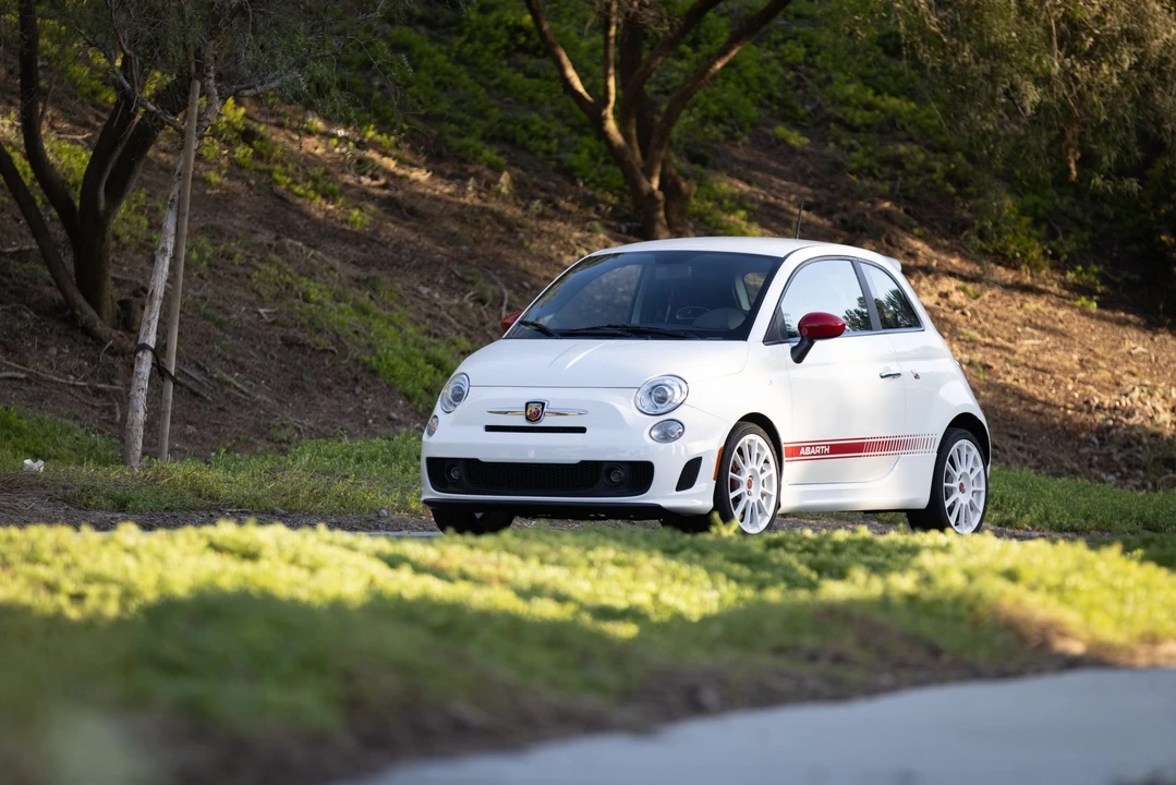 2013 Fiat Abarth 500 - Image 3 of 31