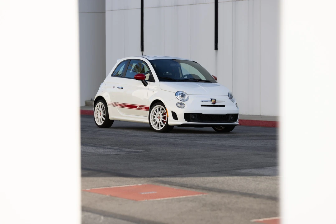2013 Fiat Abarth 500 - Image 29 of 31