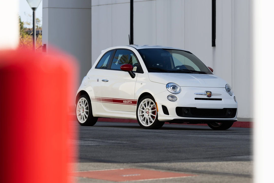 2013 Fiat Abarth 500 - Image 27 of 31