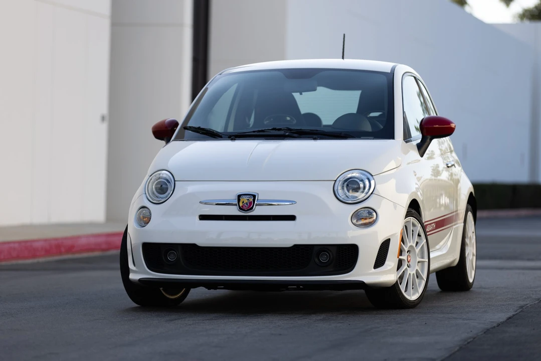 2013 Fiat Abarth 500 - Image 10 of 31