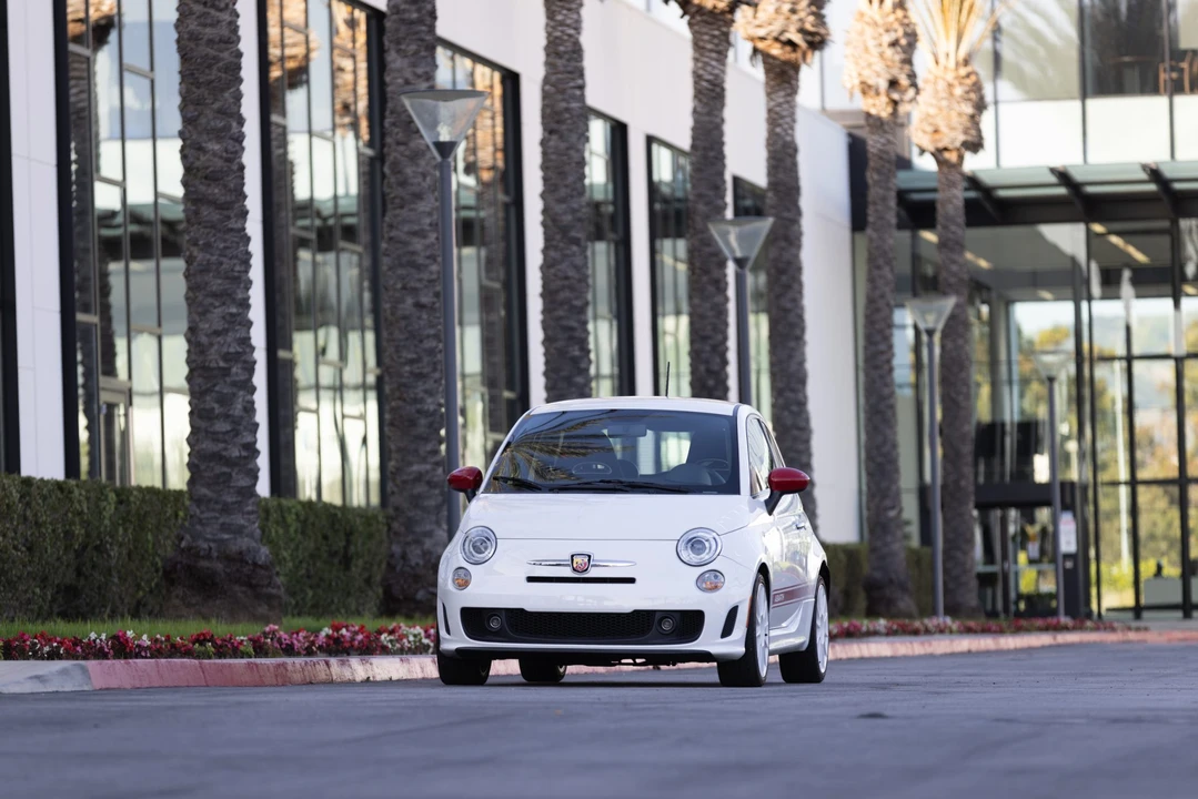 2013 Fiat Abarth 500 - Image 9 of 31
