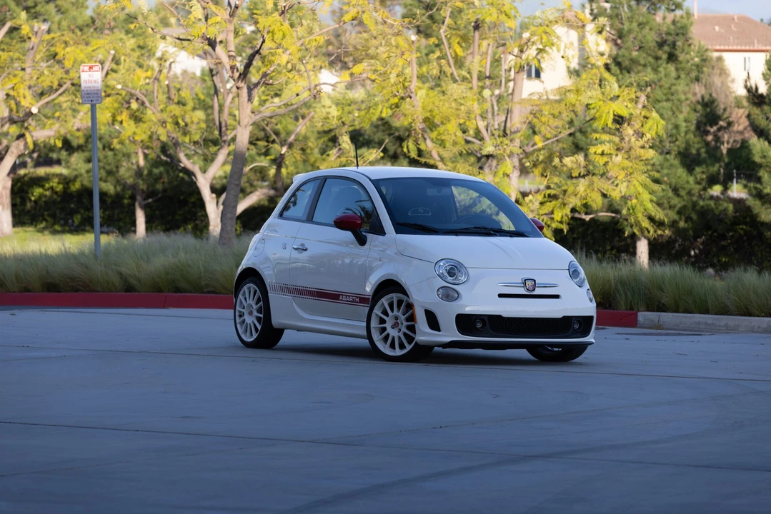 2013 Fiat Abarth 500 - Image 2 of 31