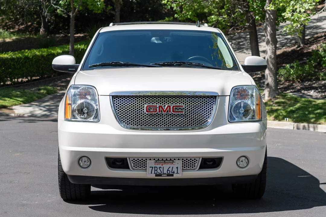 2013 GMC Yukon 3rd Gen - Image 2 of 31