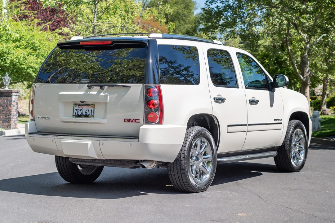 2013 GMC Yukon 3rd Gen - Image 5 of 31
