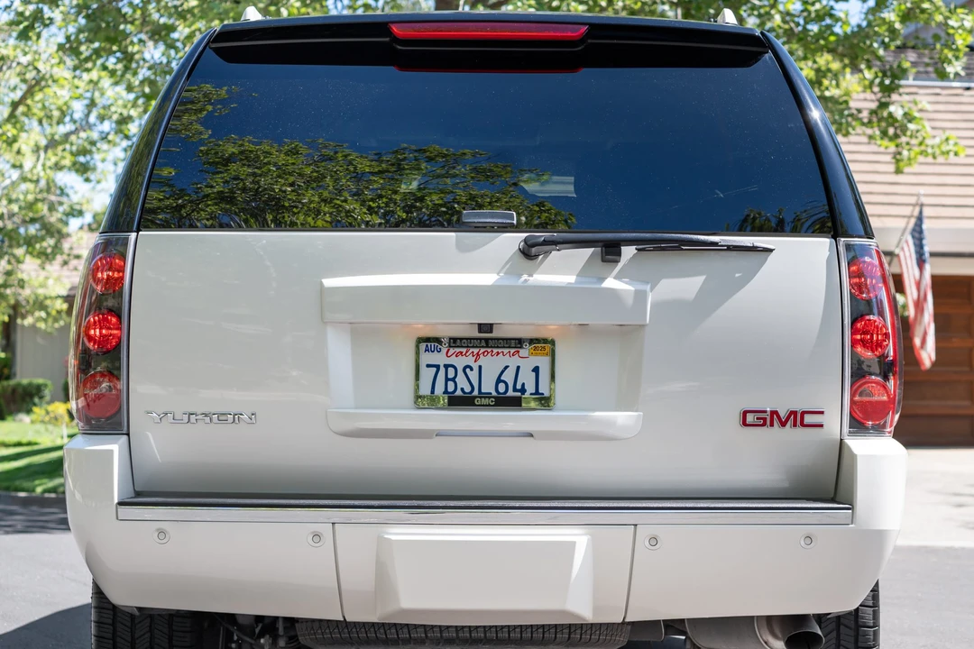 2013 GMC Yukon 3rd Gen - Image 10 of 31
