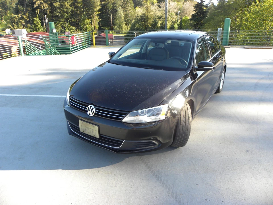 2013 Volkswagen A6 Jetta - Image 2 of 31