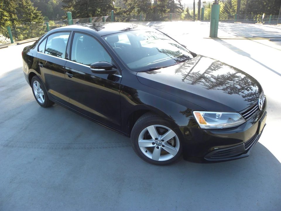 2013 Volkswagen A6 Jetta - Image 8 of 31