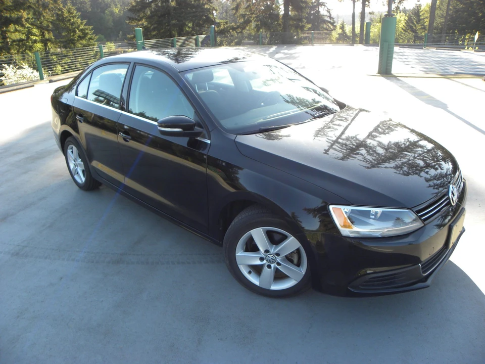 2013 Volkswagen A6 Jetta - Image 6 of 31