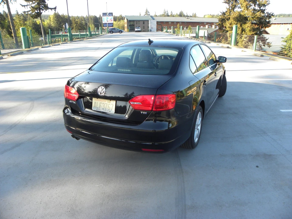 2013 Volkswagen A6 Jetta - Image 18 of 31