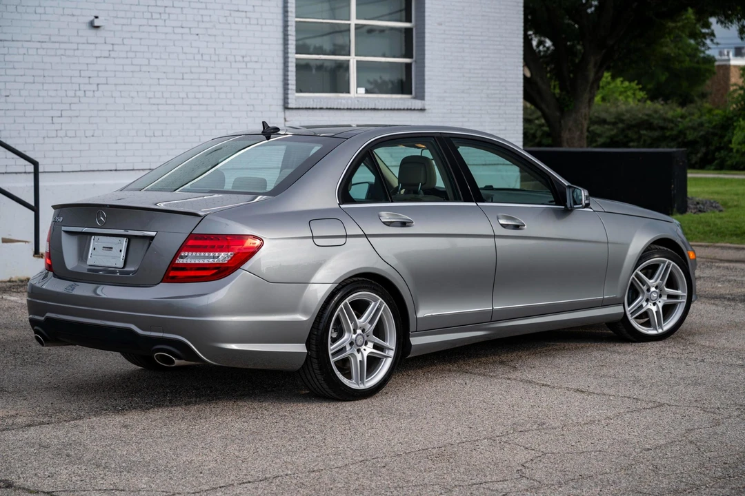 2014 Mercedes-Benz W204 C-Class - Image 12 of 31