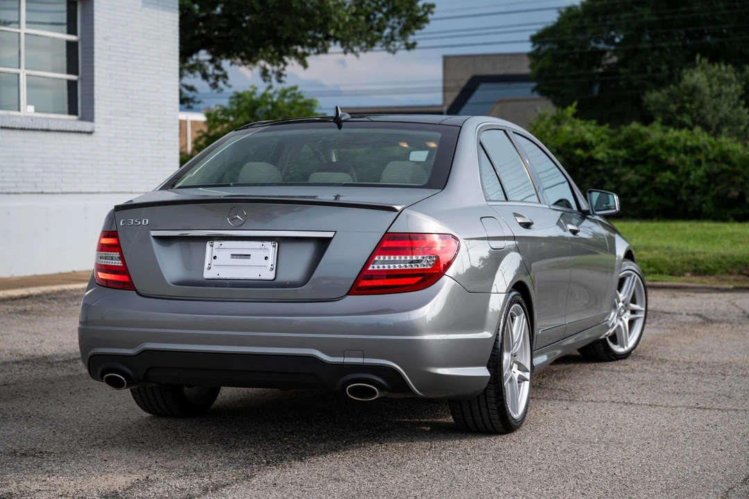 2014 Mercedes-Benz W204 C-Class - Image 14 of 31