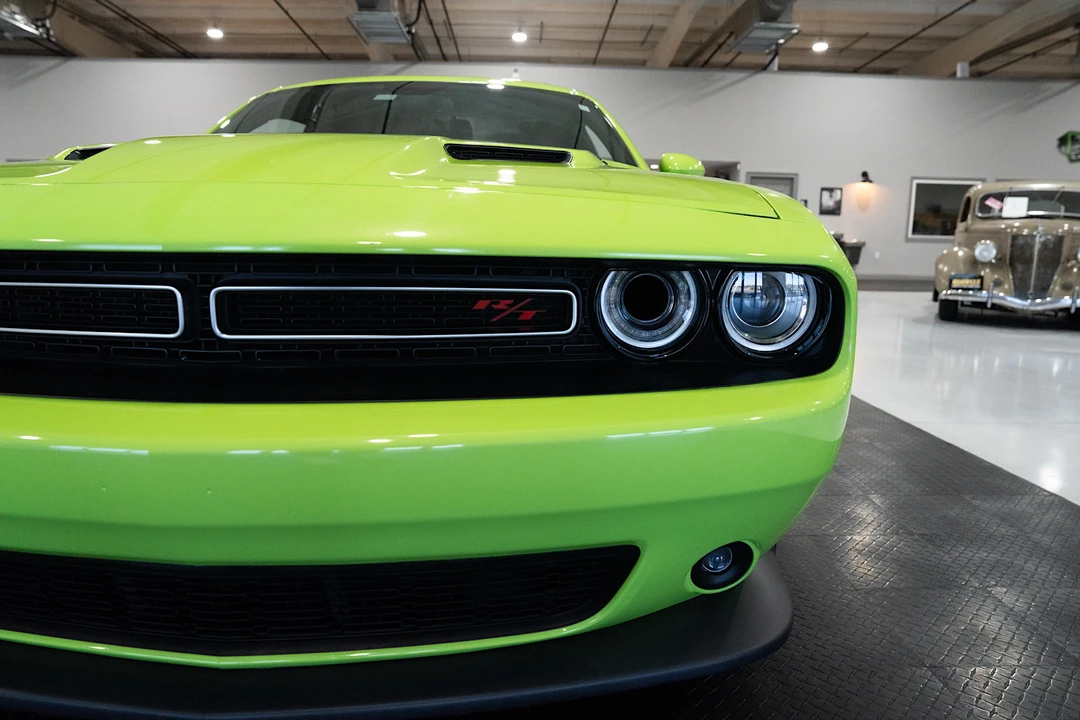 2015 Dodge Challenger SRT8 & 392 3rd Gen - Image 28 of 31