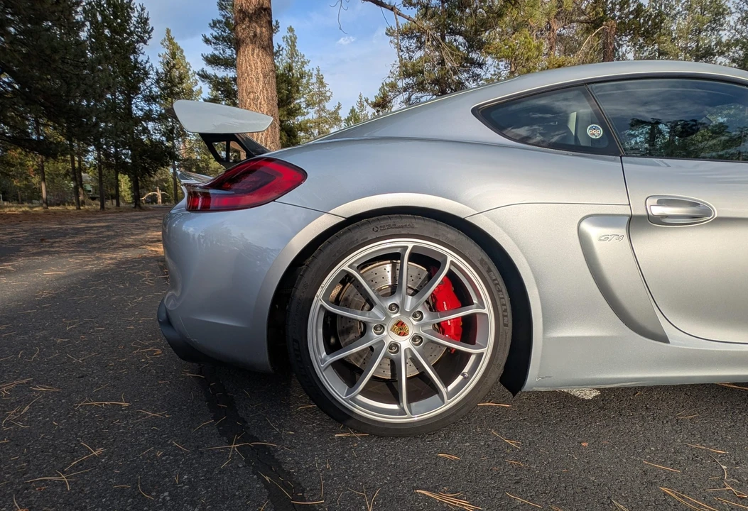 2016 Porsche 981 Cayman GT4 - Image 24 of 31