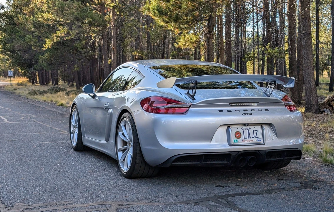 2016 Porsche 981 Cayman GT4 - Image 8 of 31