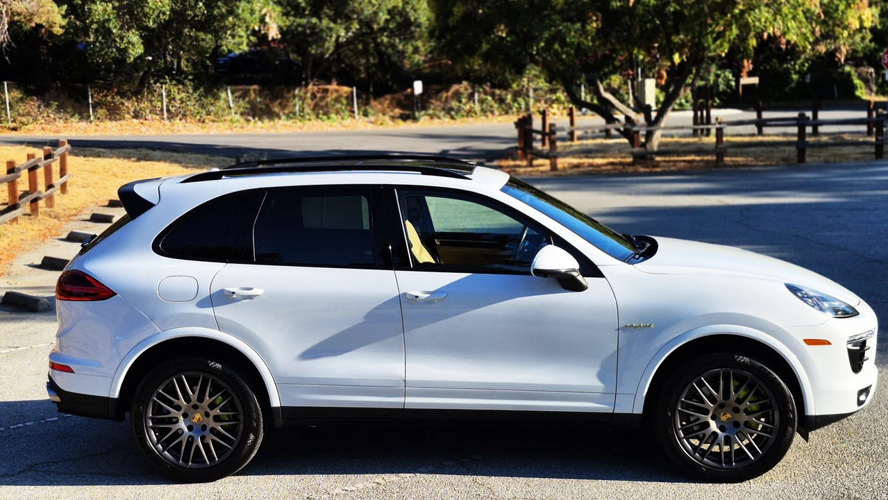 2017 Porsche 958 Cayenne S - Image 29 of 31
