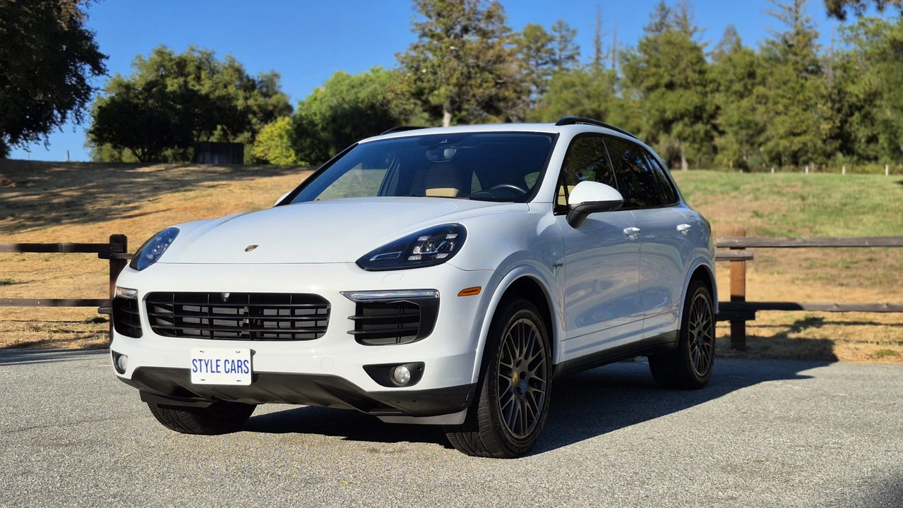 2017 Porsche 958 Cayenne S - Image 6 of 31
