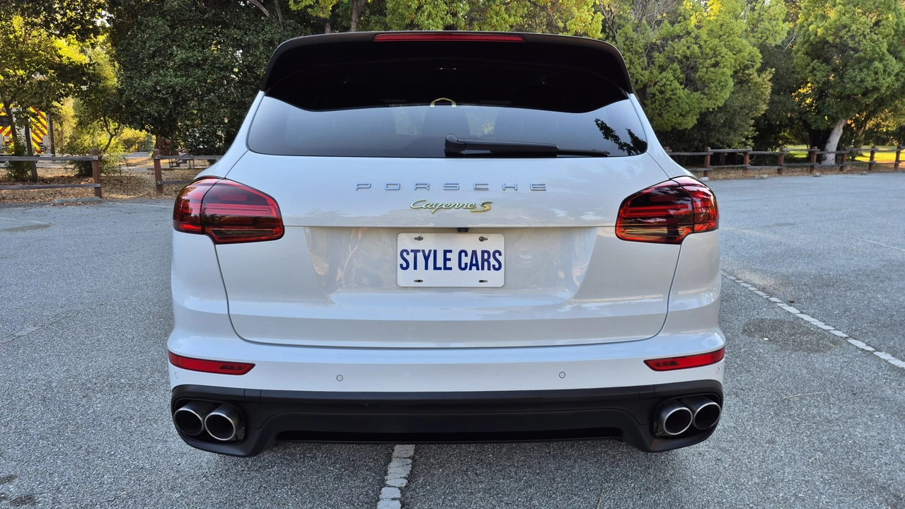 2017 Porsche 958 Cayenne S - Image 20 of 31
