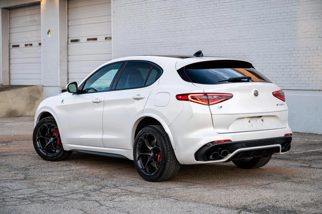 2018 Alfa Romeo Stelvio Quadrifoglio - Image 27 of 31