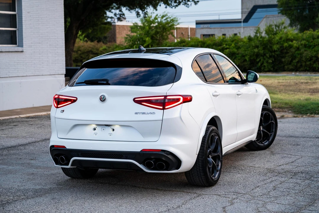 2018 Alfa Romeo Stelvio Quadrifoglio - Image 24 of 31