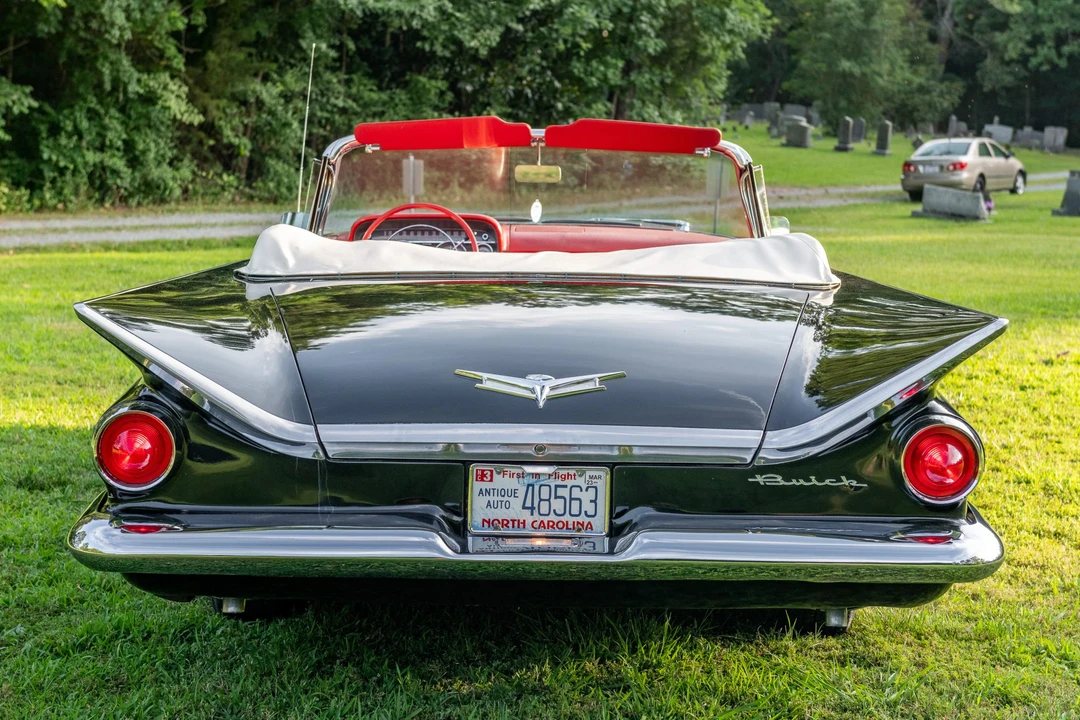 1959 Buick LeSabre - Image 13 of 31