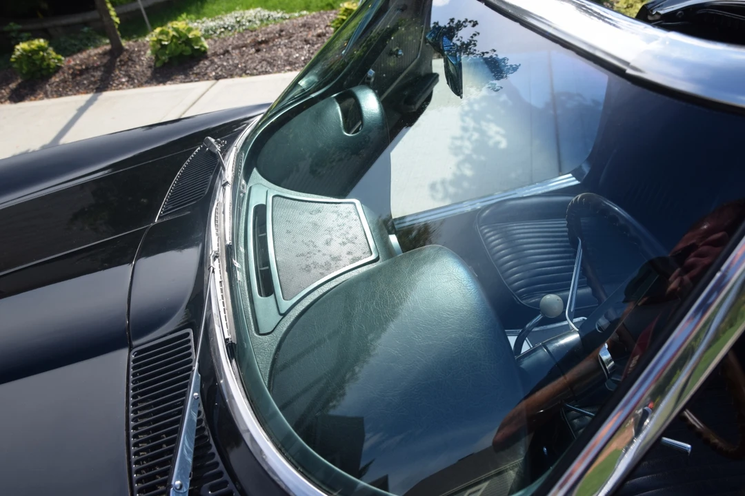 1964 Chevrolet Corvette C2 - Image 24 of 31