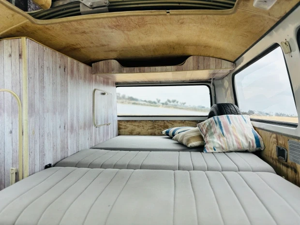 1972 Volkswagen Bay-Window Camper - Image 6 of 9