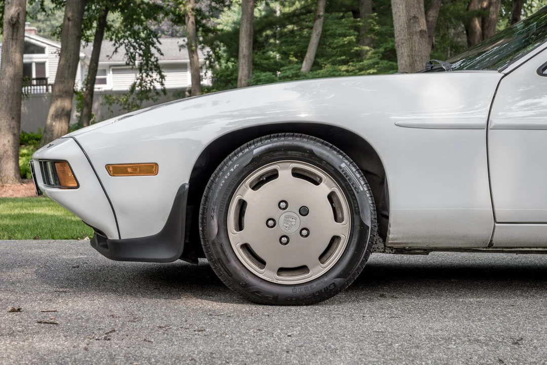 1984 Porsche 928 S - Image 13 of 31