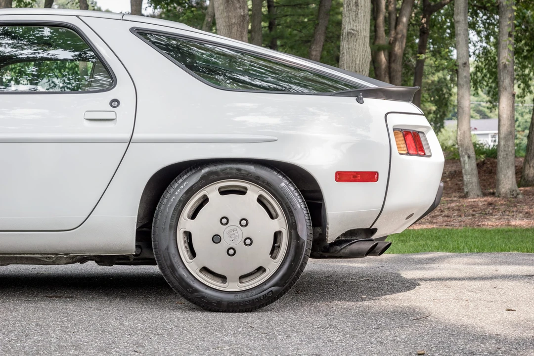 1984 Porsche 928 S - Image 14 of 31